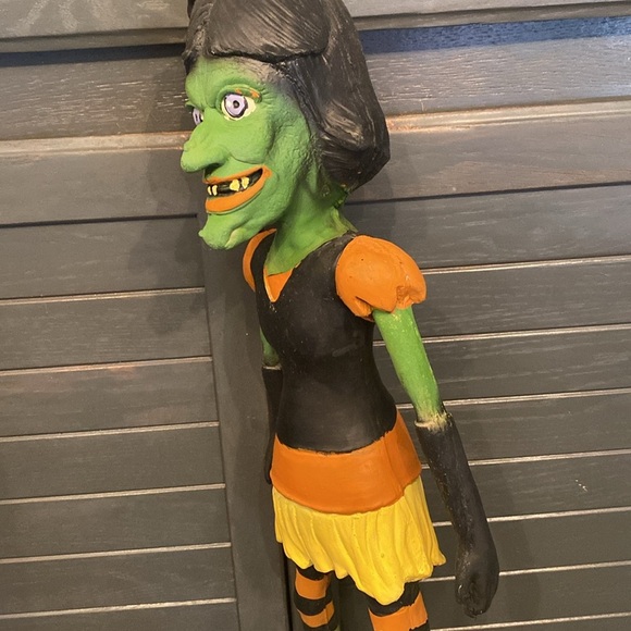 2007 Take One 24" Halloween Witch Rubber Doll Hanging Weird Creepy
Decor - Picture 12 of 16